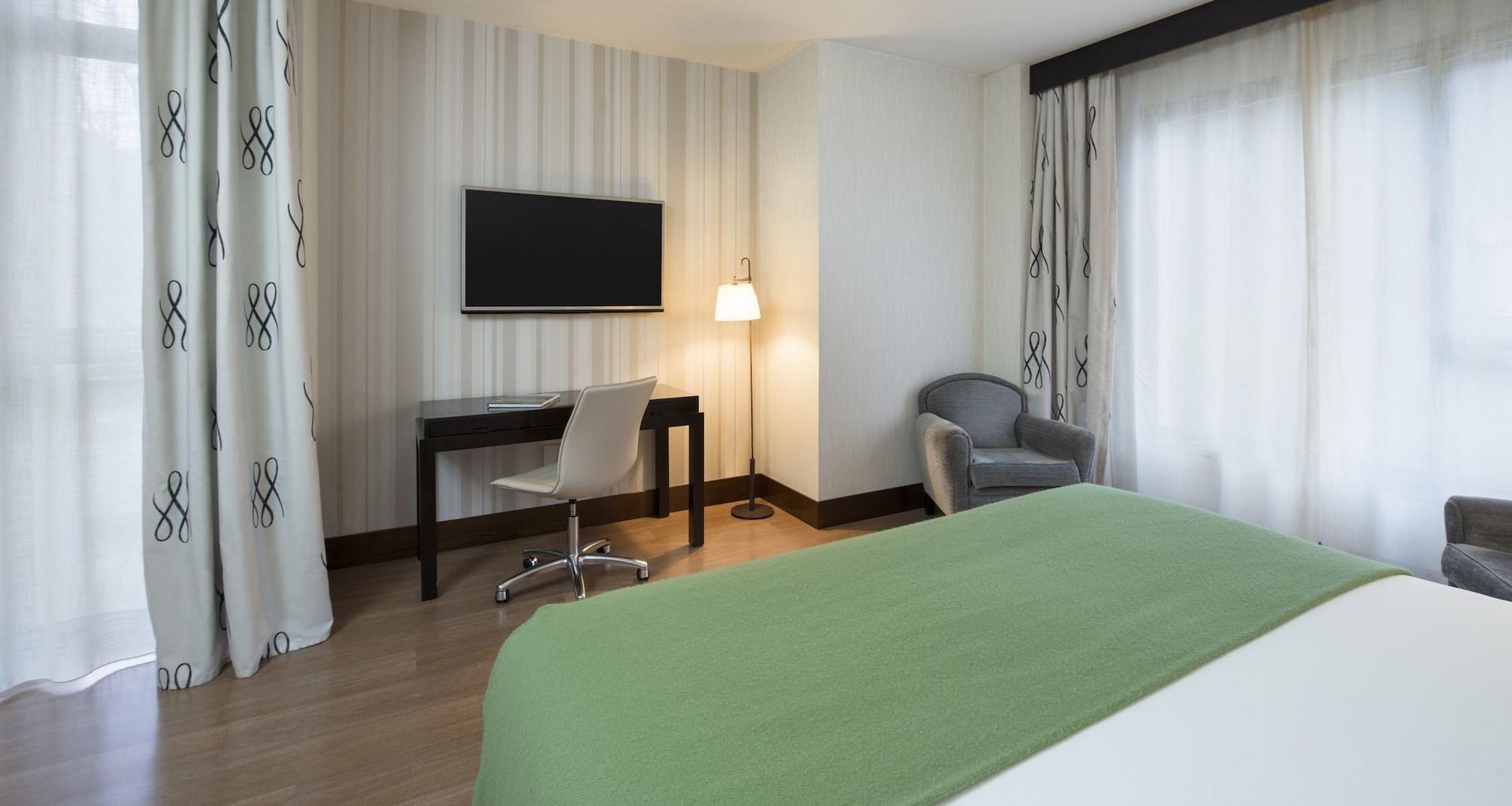 帕拉西奥阿维莱斯nh收藏酒店 外观 照片 A room at the hotel