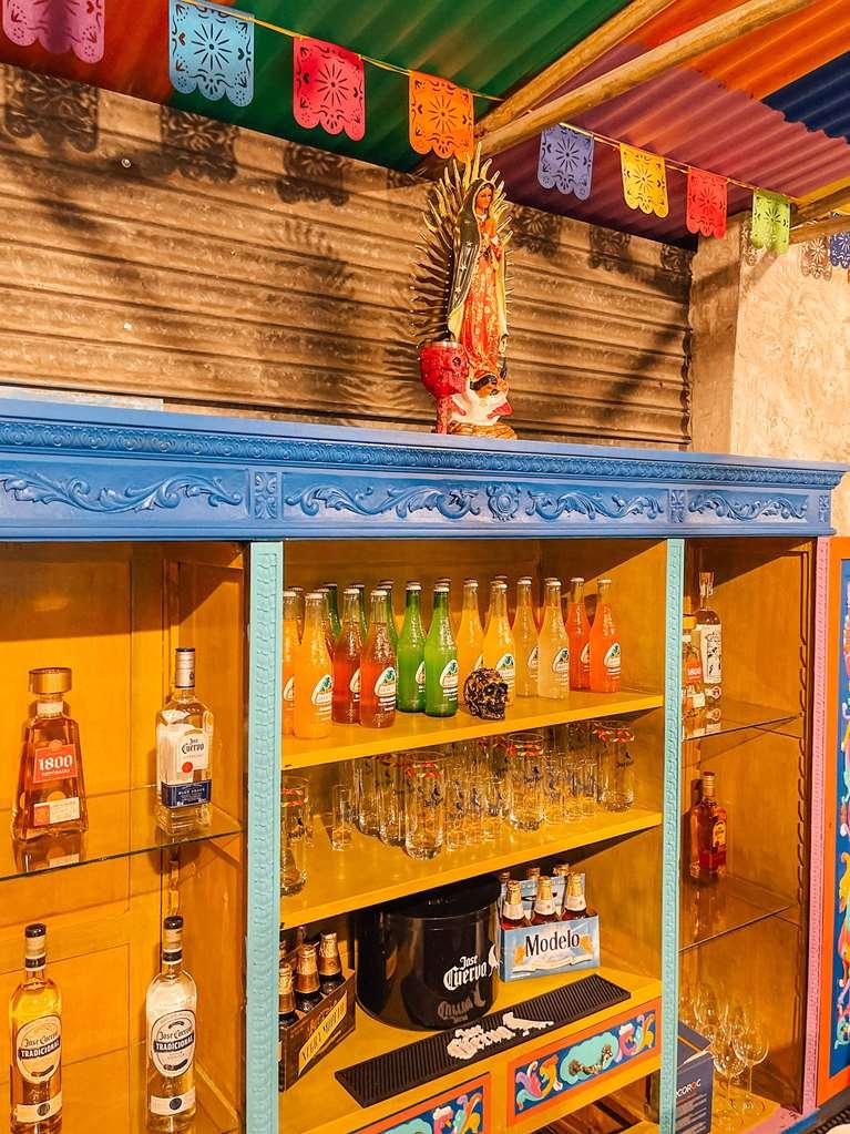 帕拉西奥阿维莱斯nh收藏酒店 餐厅 照片 A selection of bottled Jarritos at a restaurant in San Francisco, California