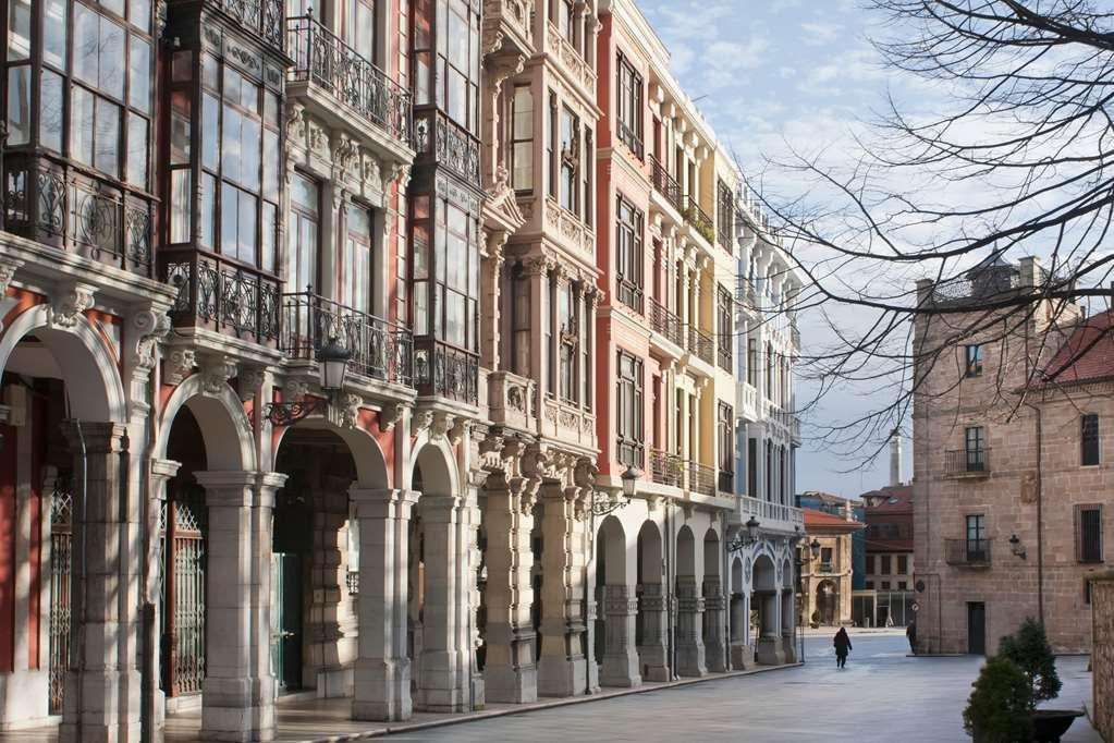 帕拉西奥阿维莱斯nh收藏酒店 外观 照片 The University of Navarra
